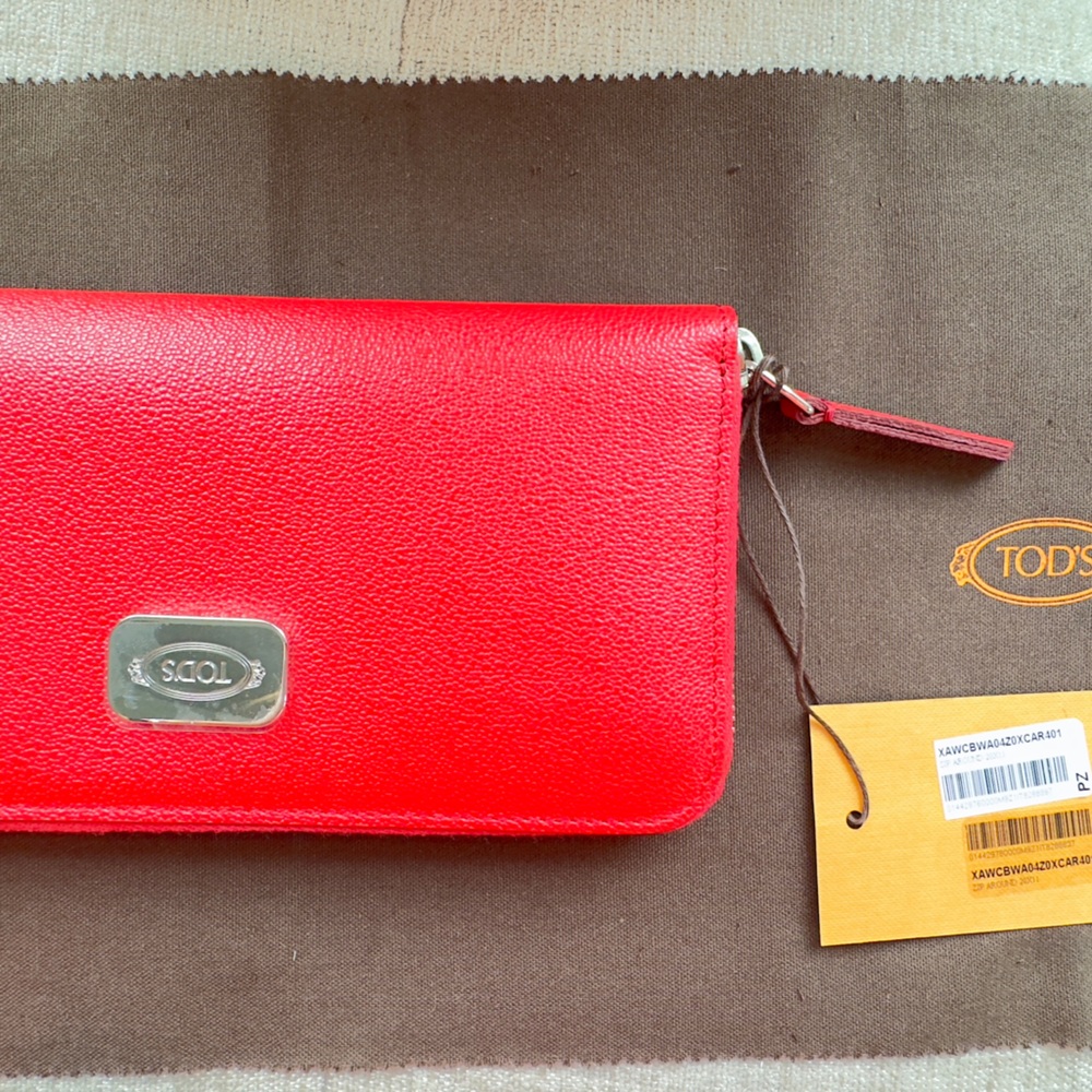 TOD'S Red Leather Zip Around Wallet NWT with box and bag